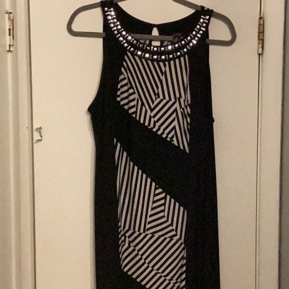 Style & Co. Black and White Geometric Maxi Dress - Picture 10 of 11